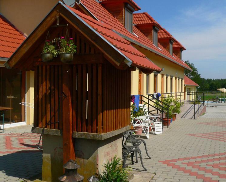 S'Schnoganeschd Villa Nemesvid Екстериор снимка